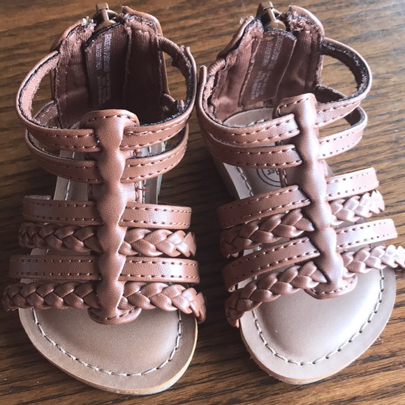 Free with 2 item bundlTan baby gladiator sandals NWOT - Picture 2 of 6